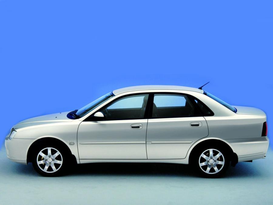  Proton Impian 4-Door 2000 года  (UK) (фото 5 из 7)